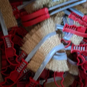 Bàn chải cán đỏ